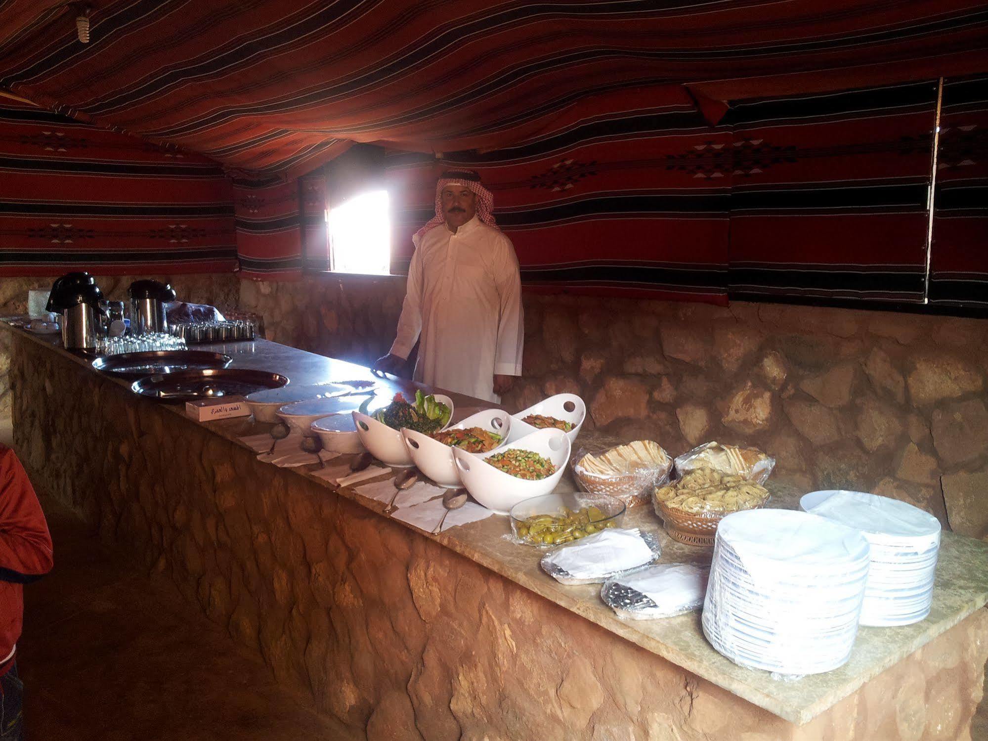 Wadi Rum Caravan Camp Екстериор снимка