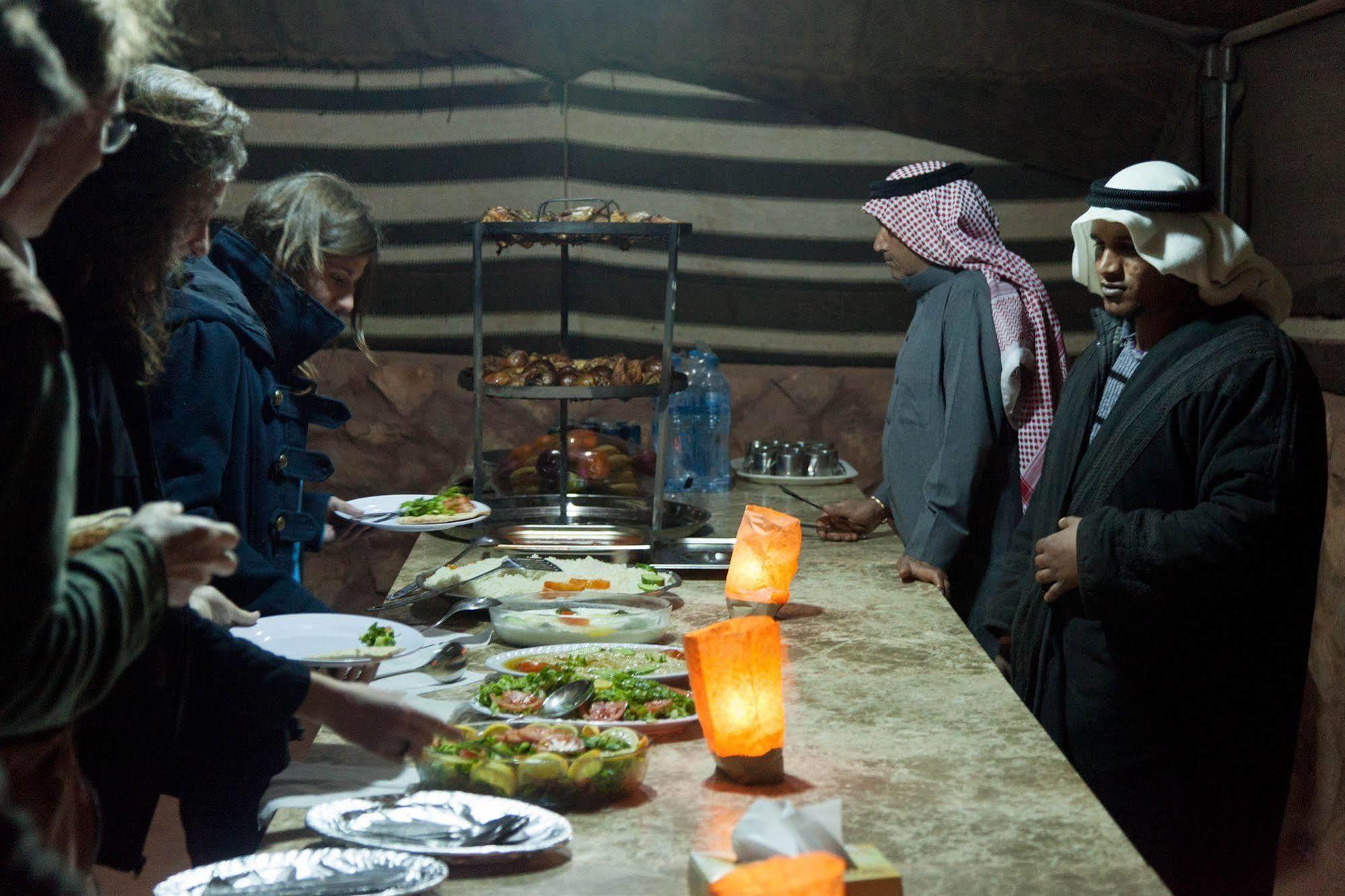 Wadi Rum Caravan Camp Екстериор снимка