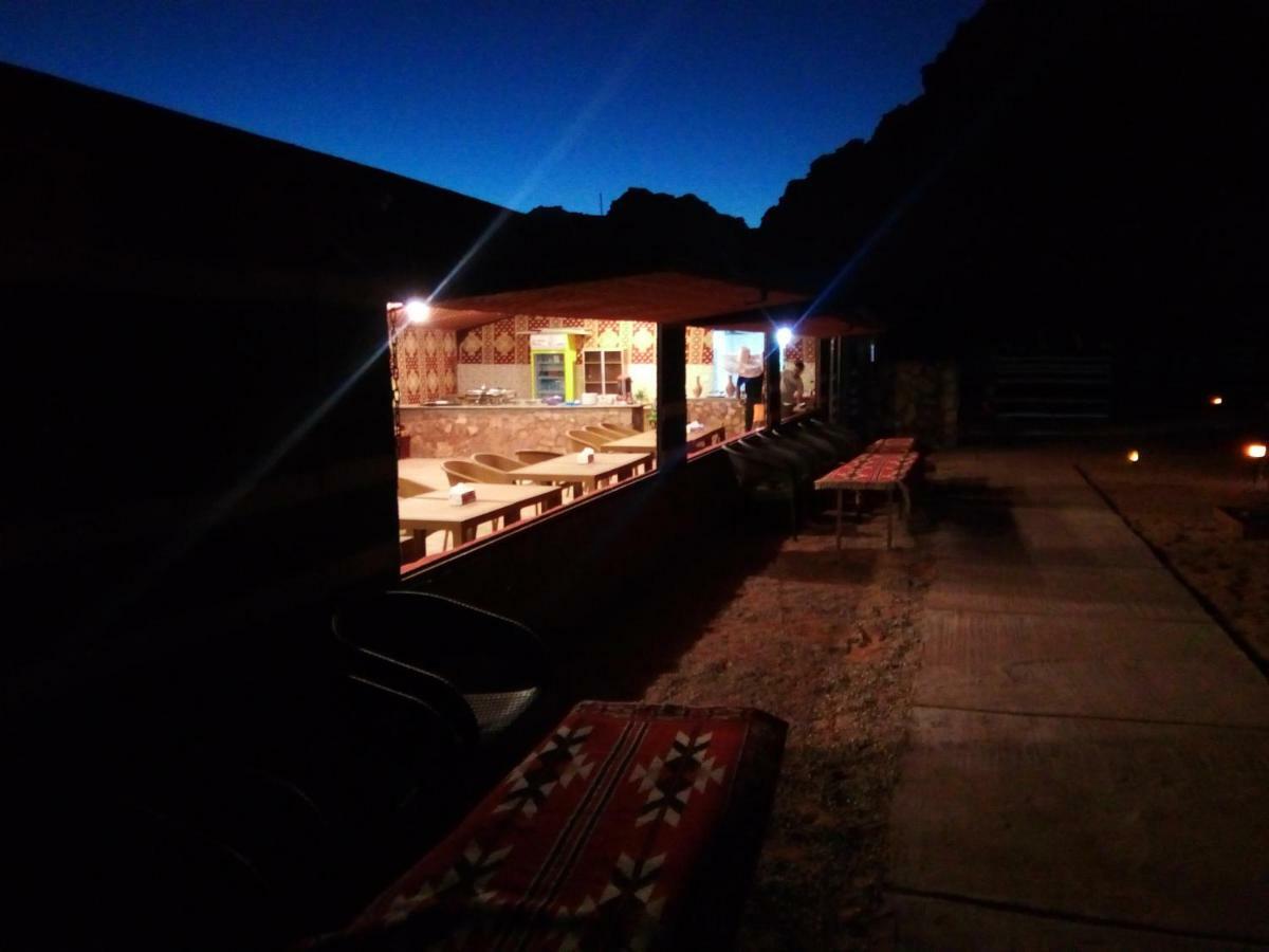 Wadi Rum Caravan Camp Екстериор снимка